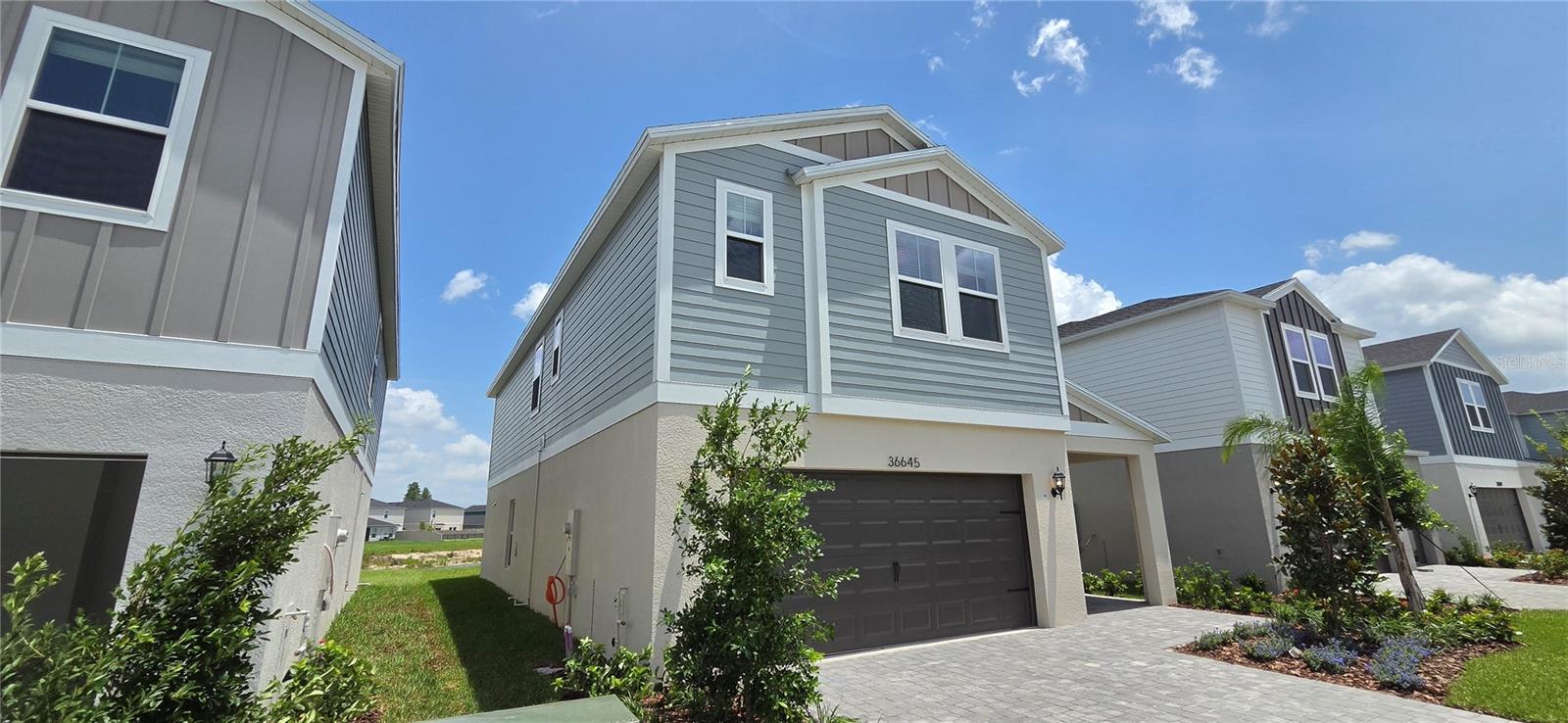TWO RIVERS - Residential Lease