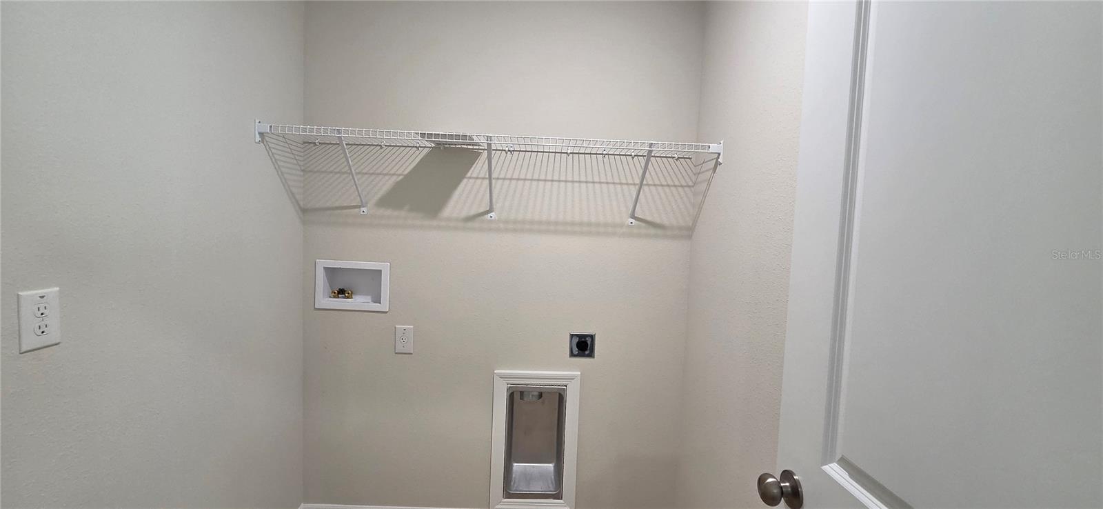 TWO RIVERS - Residential Lease
