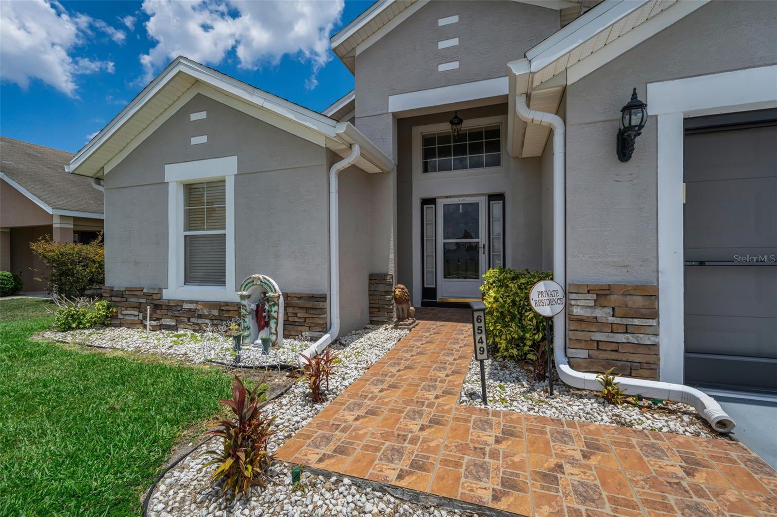 CRESCENT VIEW - Residential