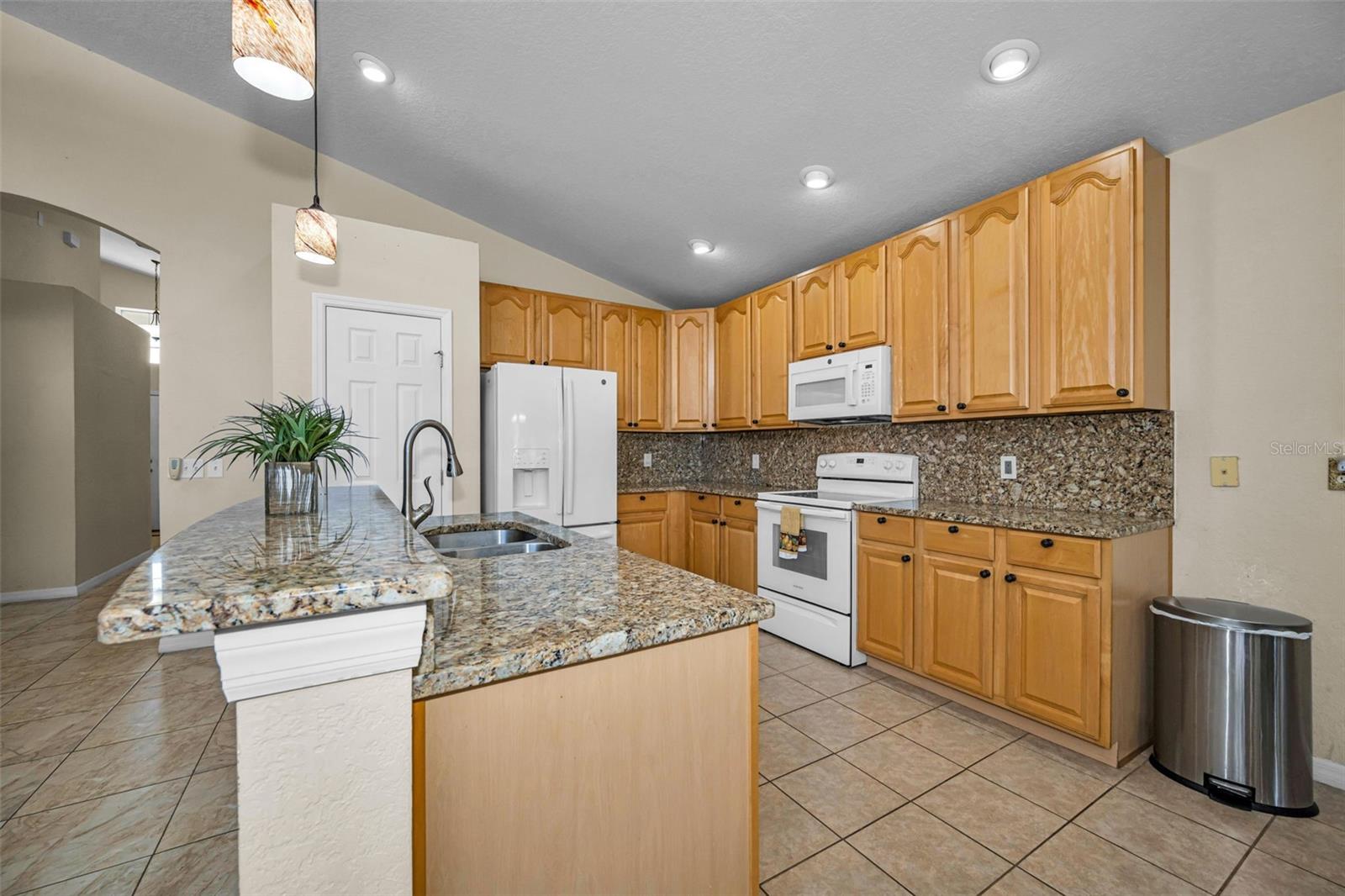 CRESCENT VIEW - Residential