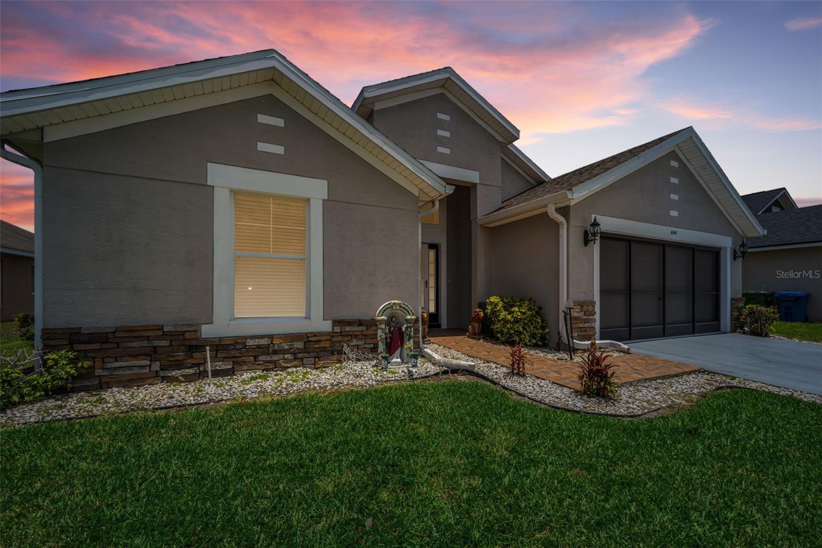 CRESCENT VIEW - Residential