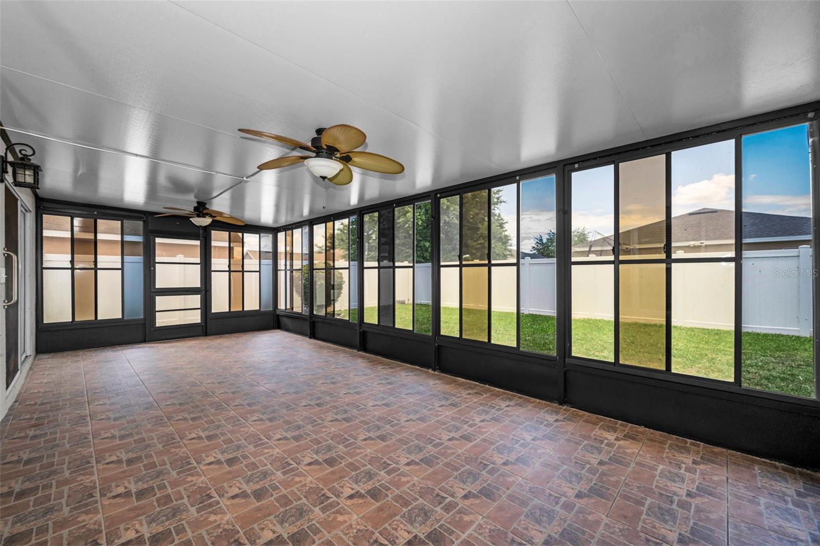 CRESCENT VIEW - Residential
