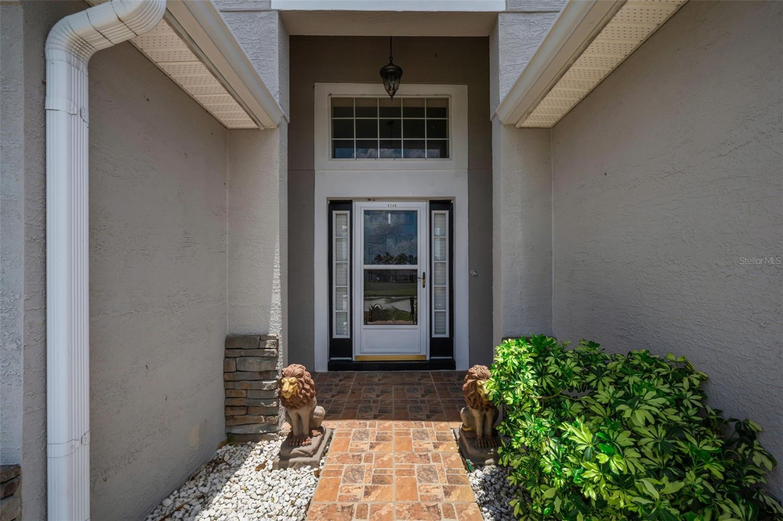 CRESCENT VIEW - Residential