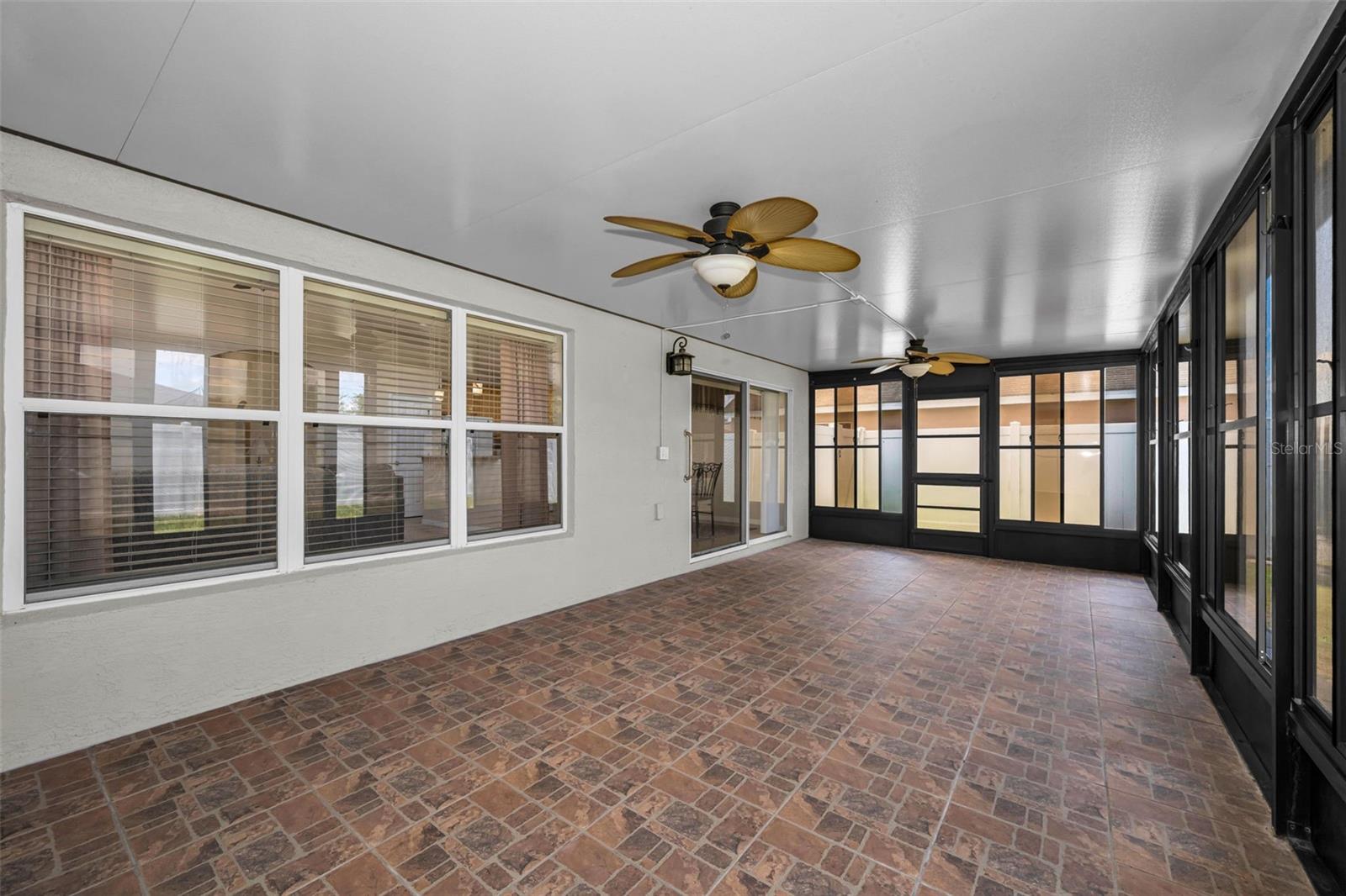 CRESCENT VIEW - Residential