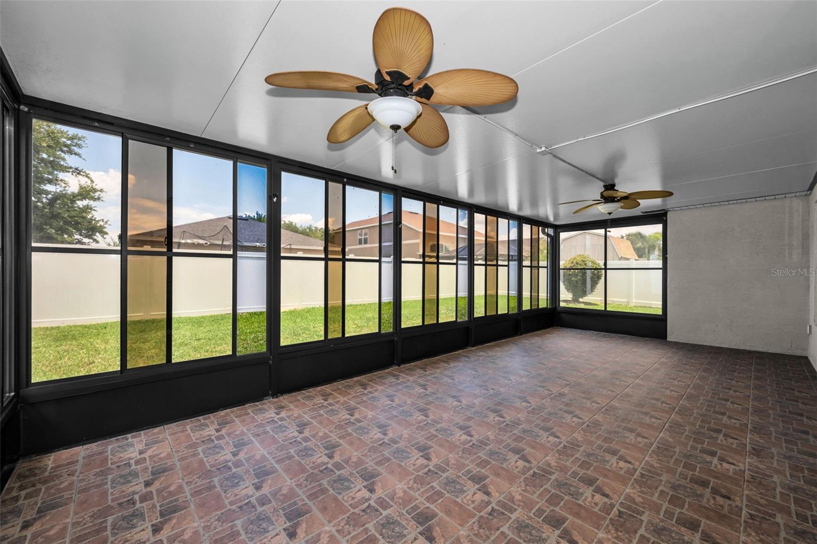 CRESCENT VIEW - Residential