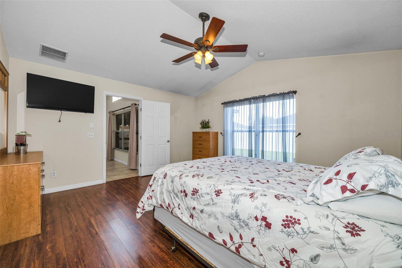 CRESCENT VIEW - Residential