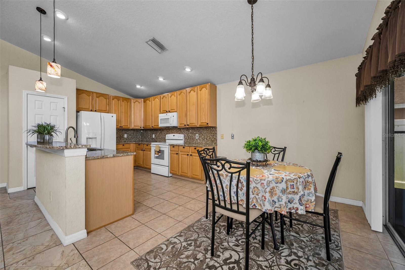CRESCENT VIEW - Residential