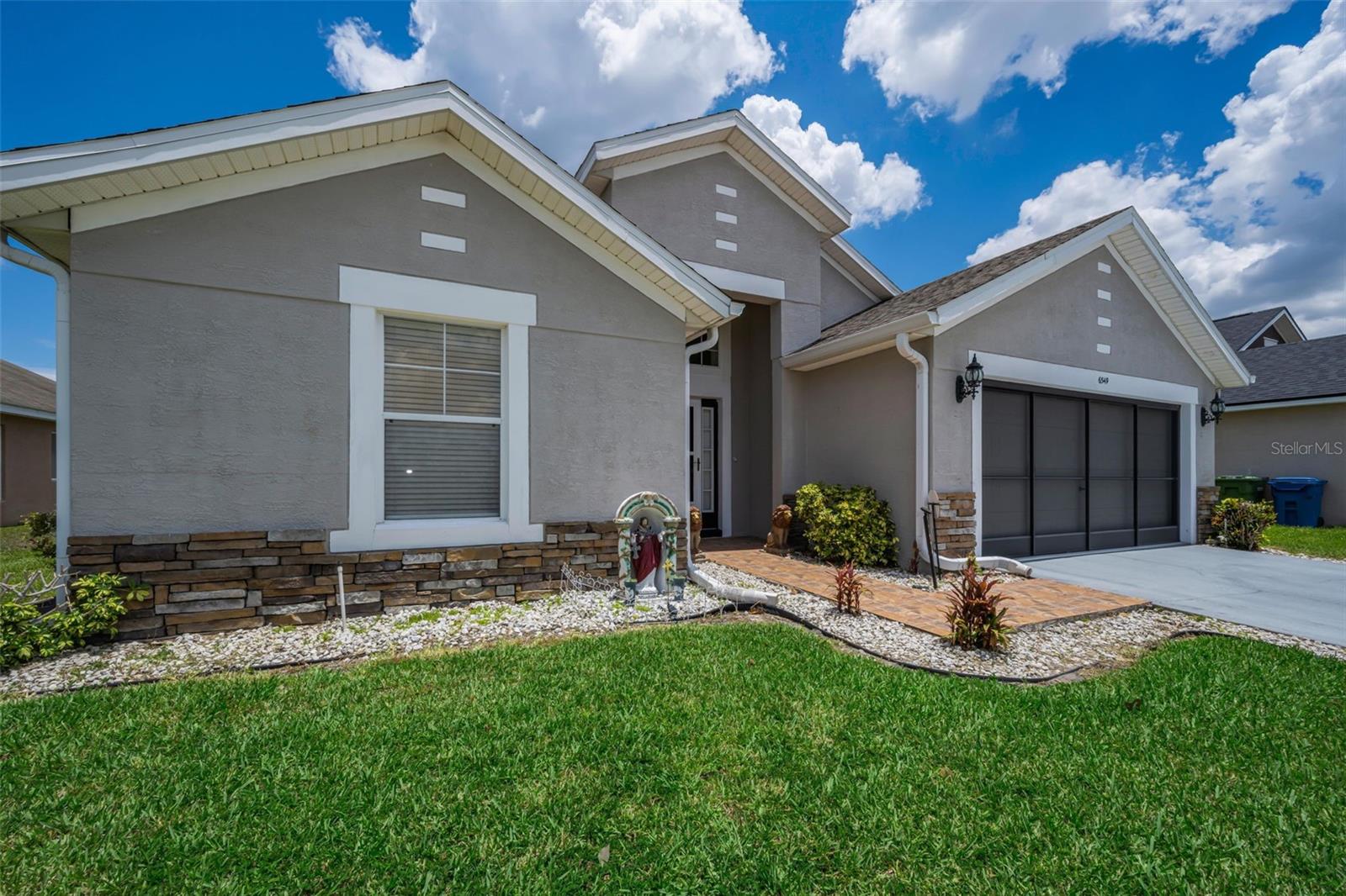 CRESCENT VIEW - Residential