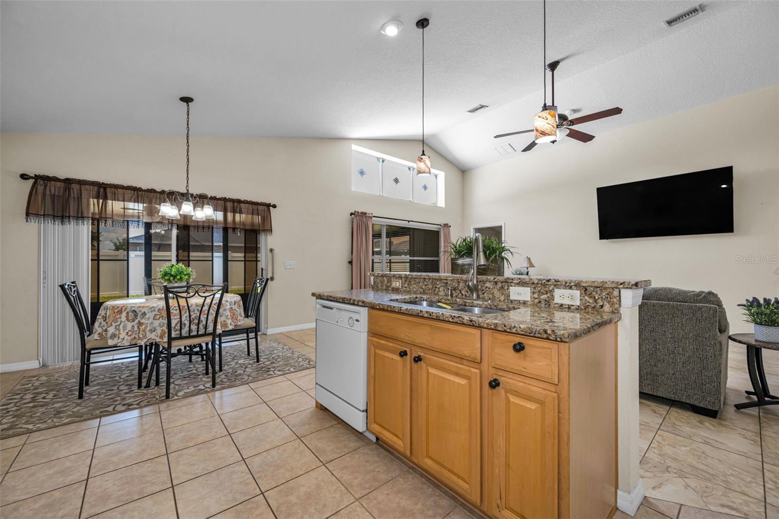 CRESCENT VIEW - Residential