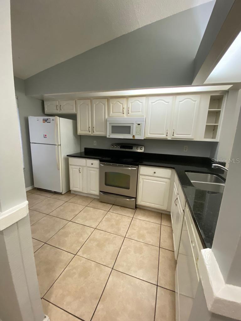 THE WILLOWS FIRST ADD - Residential Lease