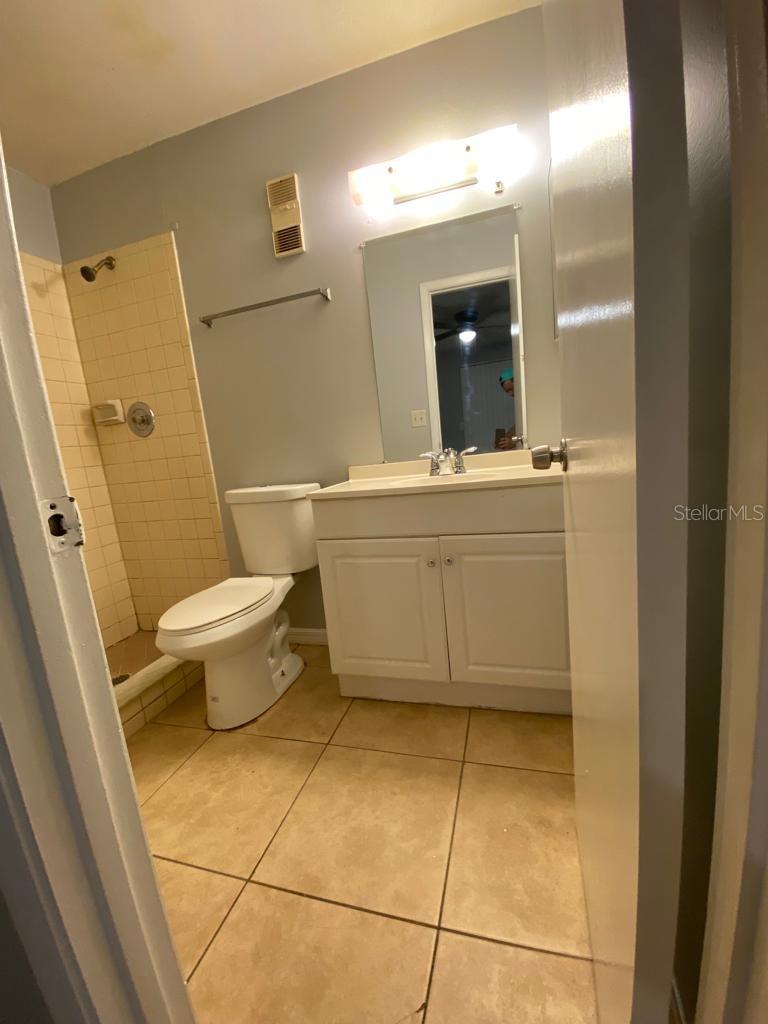 Charming and cozy 2 bedroom & 2 bathroom townhome, with living room & dining room combo, kitchen, walk-in closet, porch, washer/dryer hookup, appliances, water heater, From John Young vaulted ceilings. Only $1400 per month. Don't wait