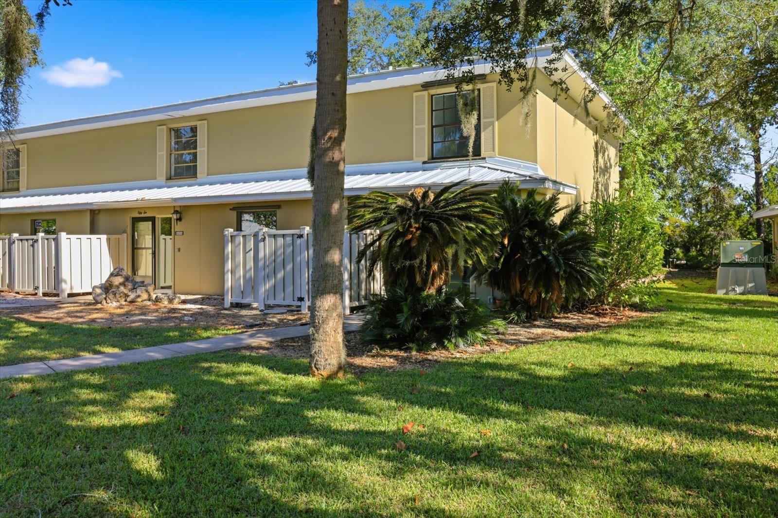 THE BAY VILLAS - Residential