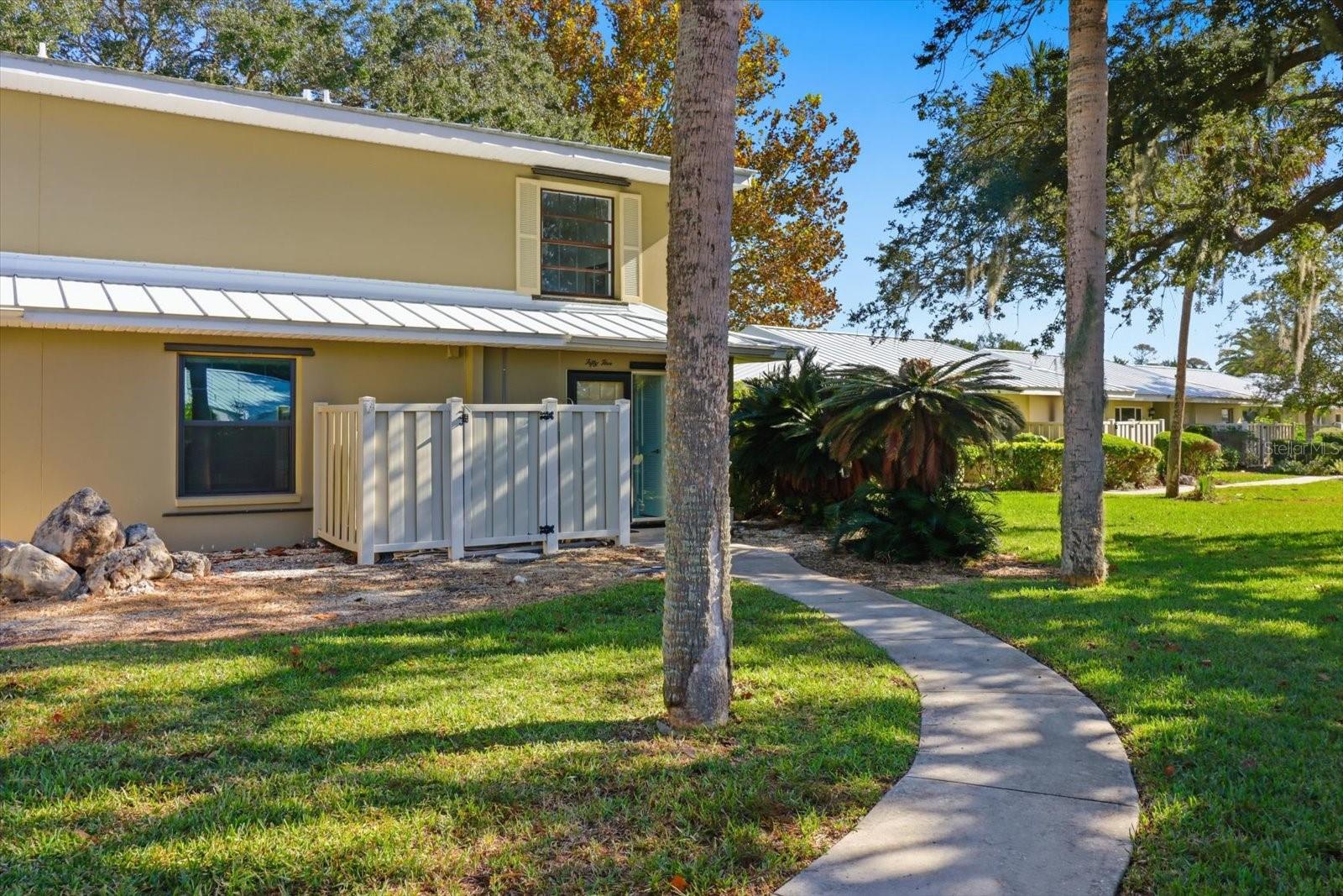 THE BAY VILLAS - Residential