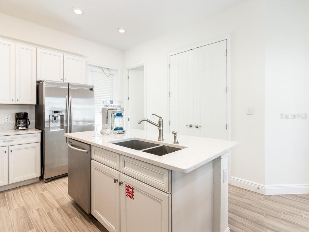 ROLLING OAKS PH 5 - Residential Lease