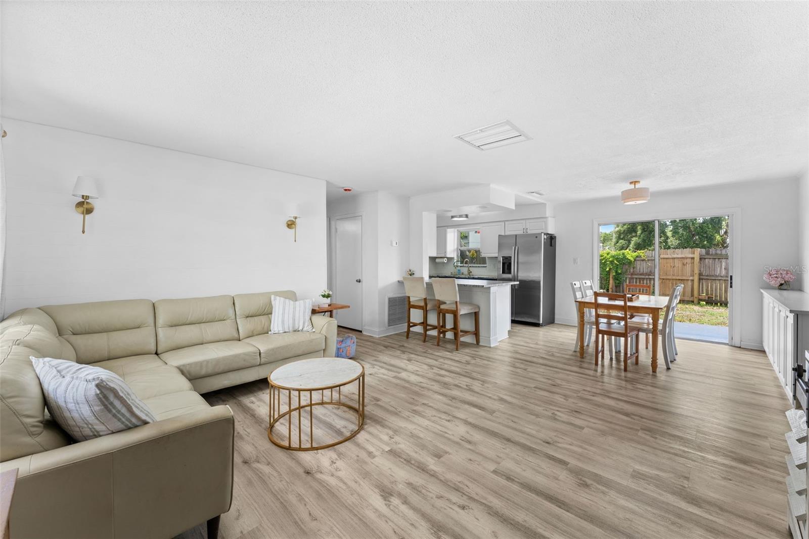 CARLTON GROVES SUB - Residential