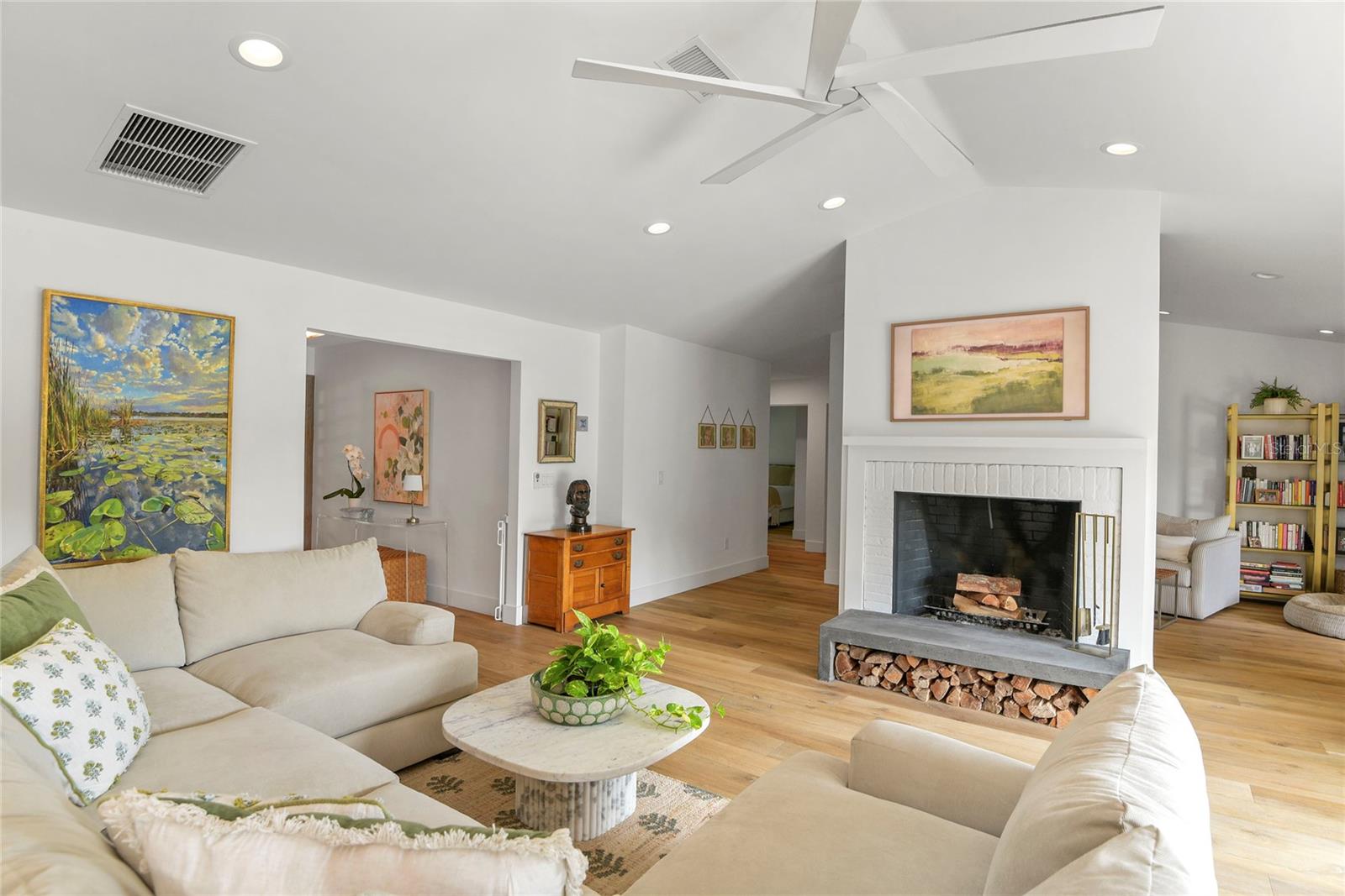 KINGS ROW - Residential