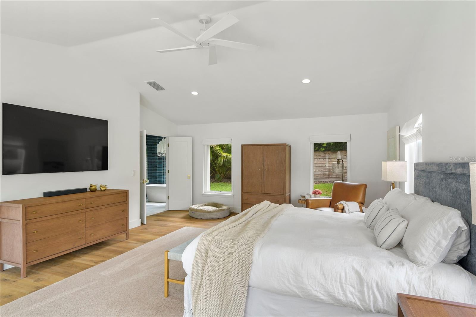KINGS ROW - Residential