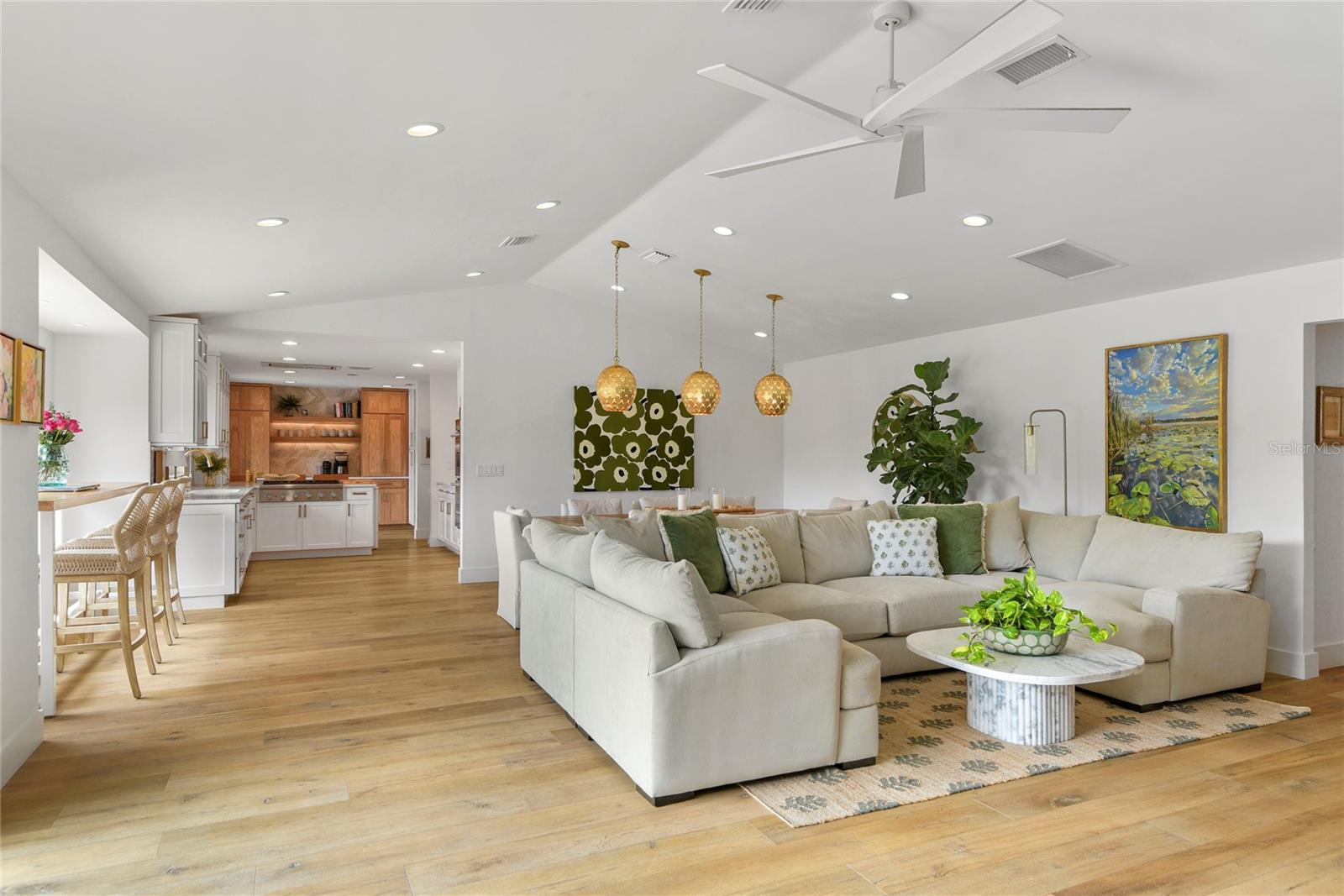 KINGS ROW - Residential
