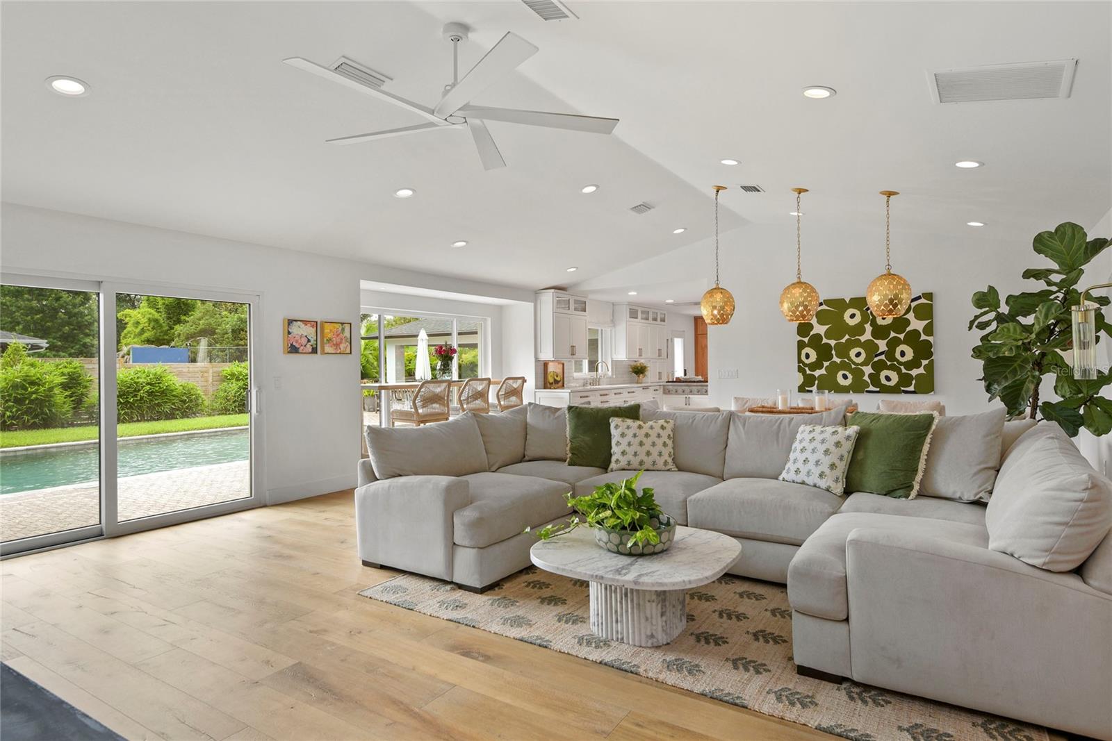 KINGS ROW - Residential