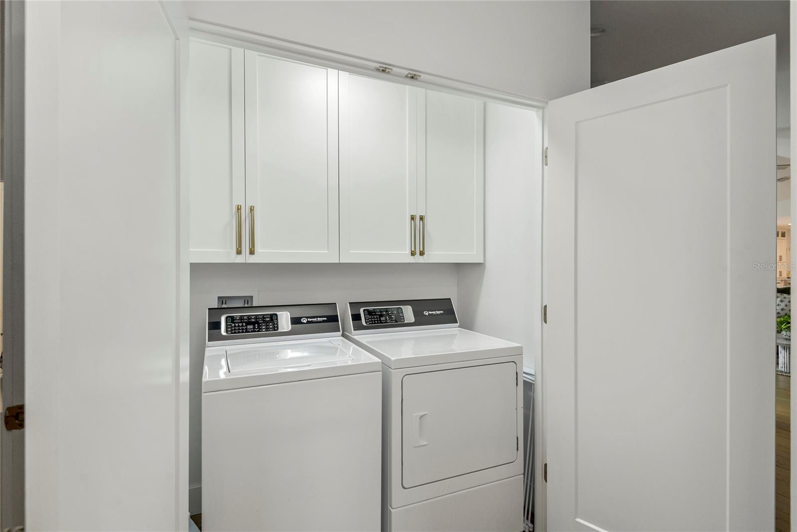 KINGS ROW - Residential