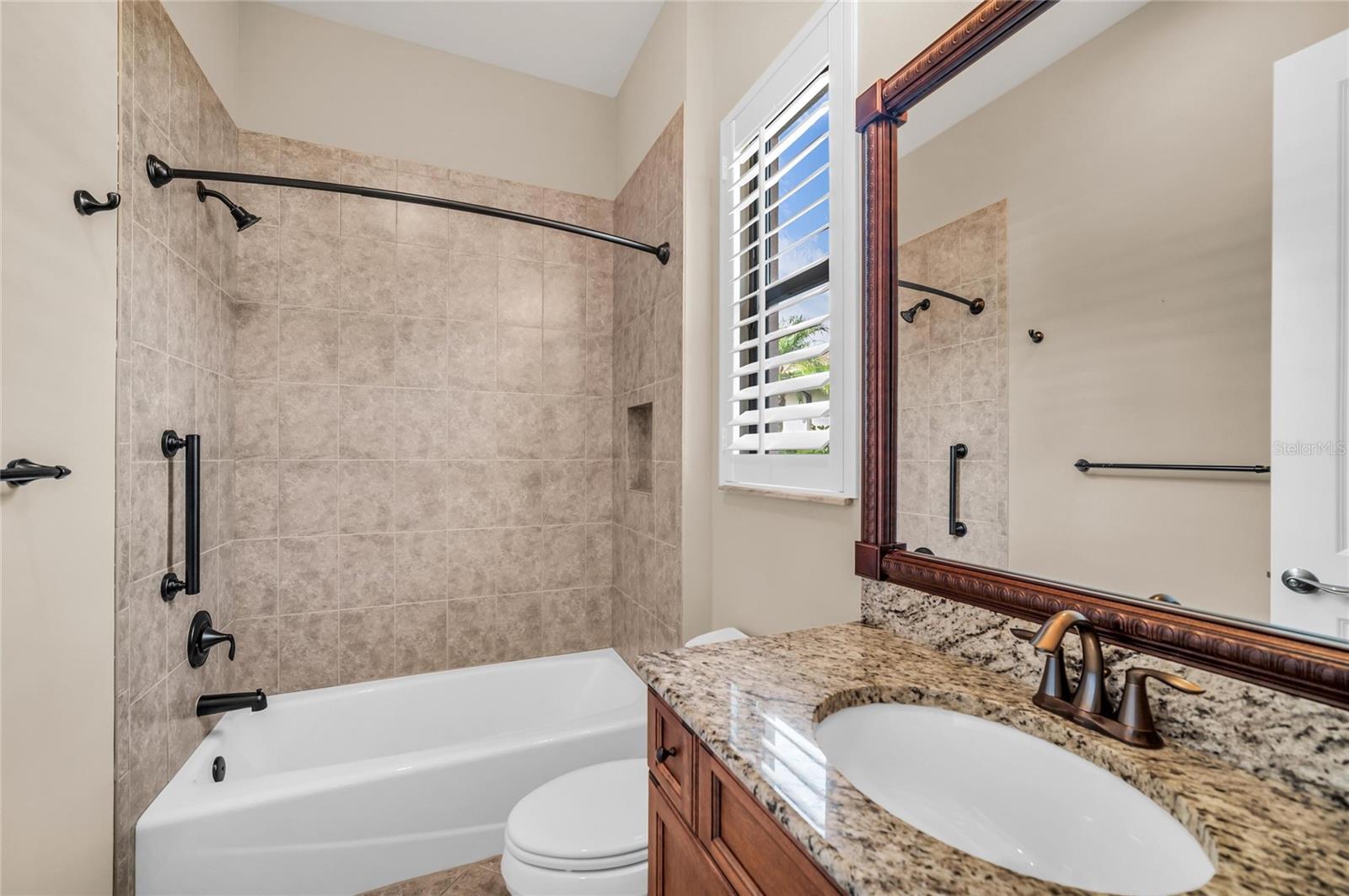 COUNTRY CLUB EAST - Residential