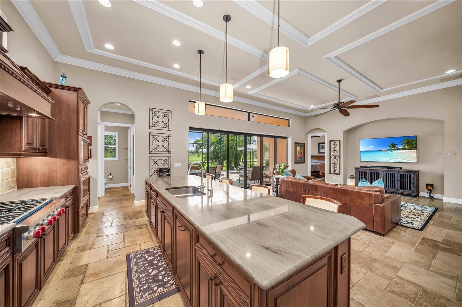 COUNTRY CLUB EAST - Residential