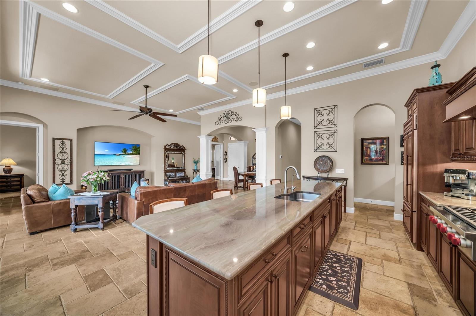 COUNTRY CLUB EAST - Residential