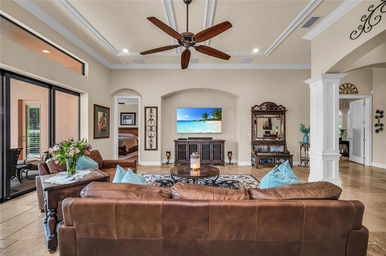 COUNTRY CLUB EAST - Residential
