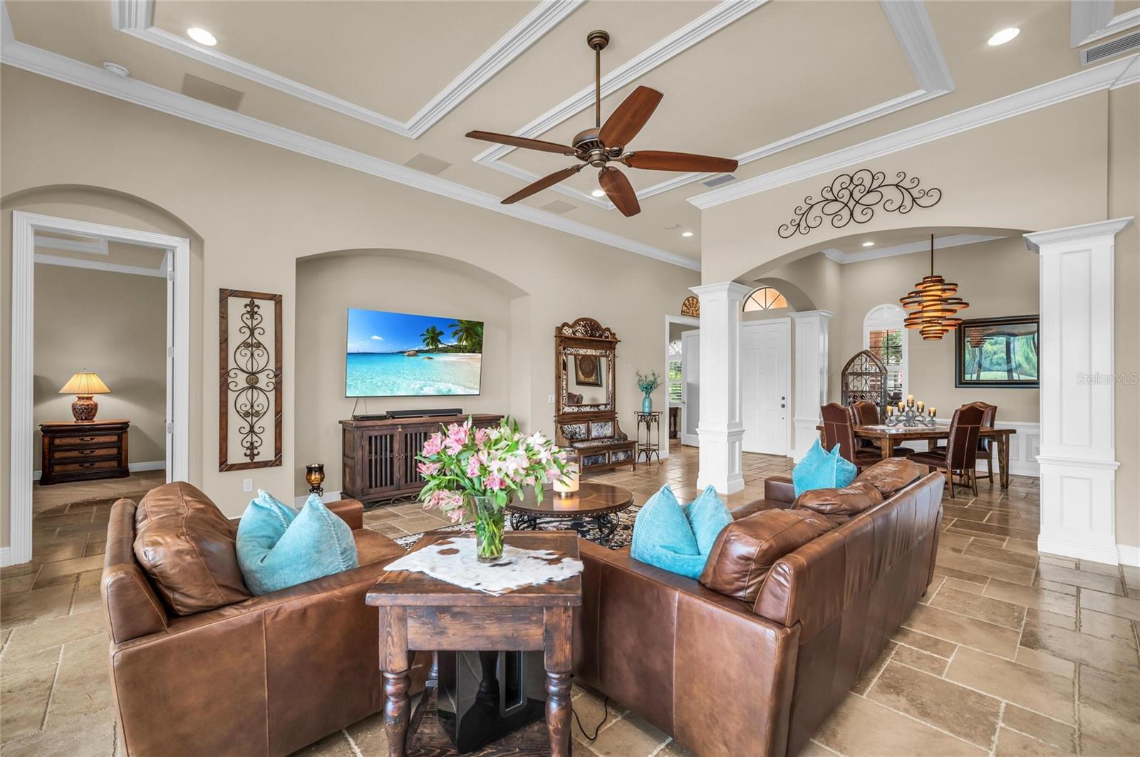 COUNTRY CLUB EAST - Residential