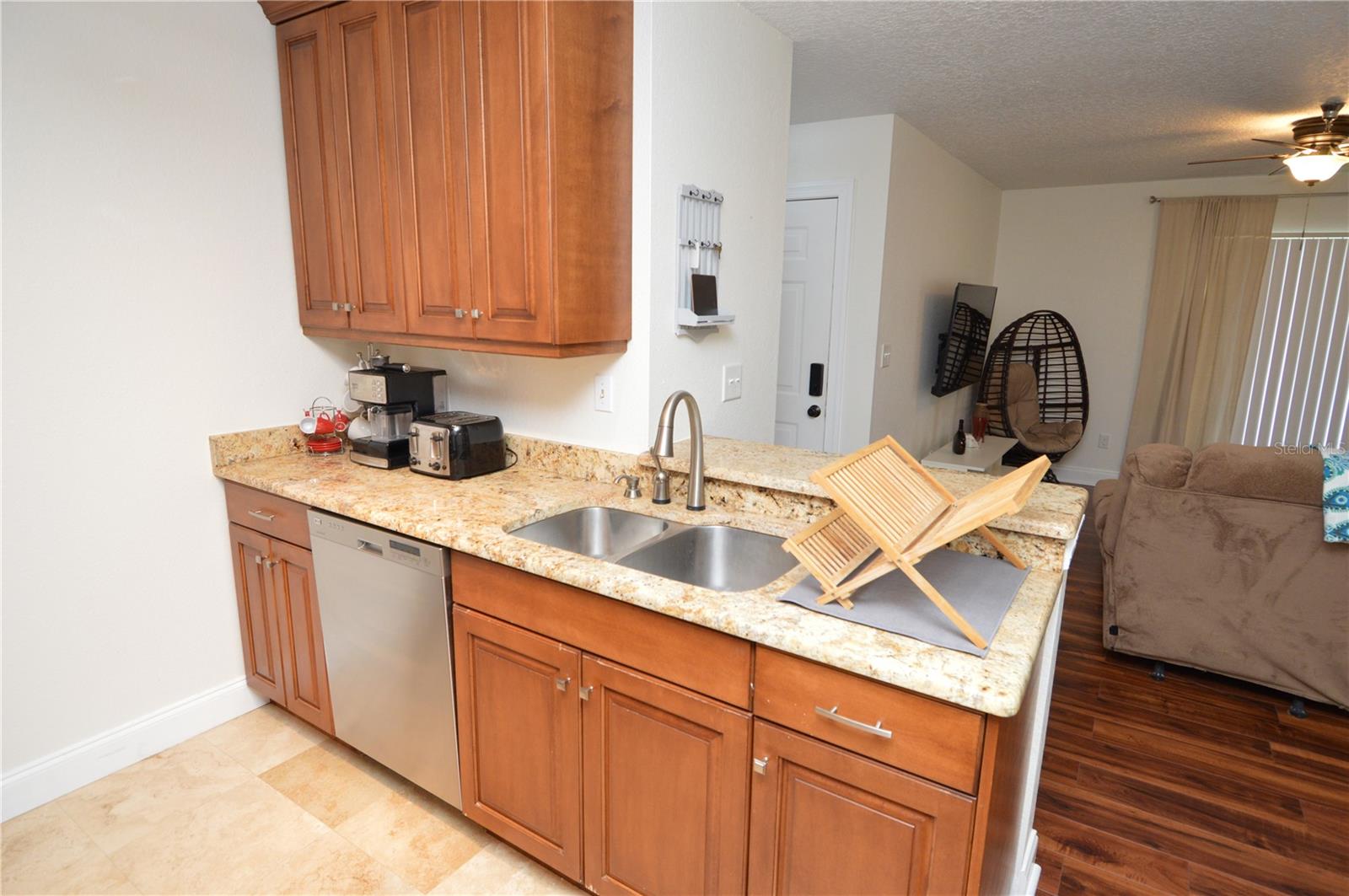 ITOPIA PRIVATE RESIDENCES CONDO - Residential Lease