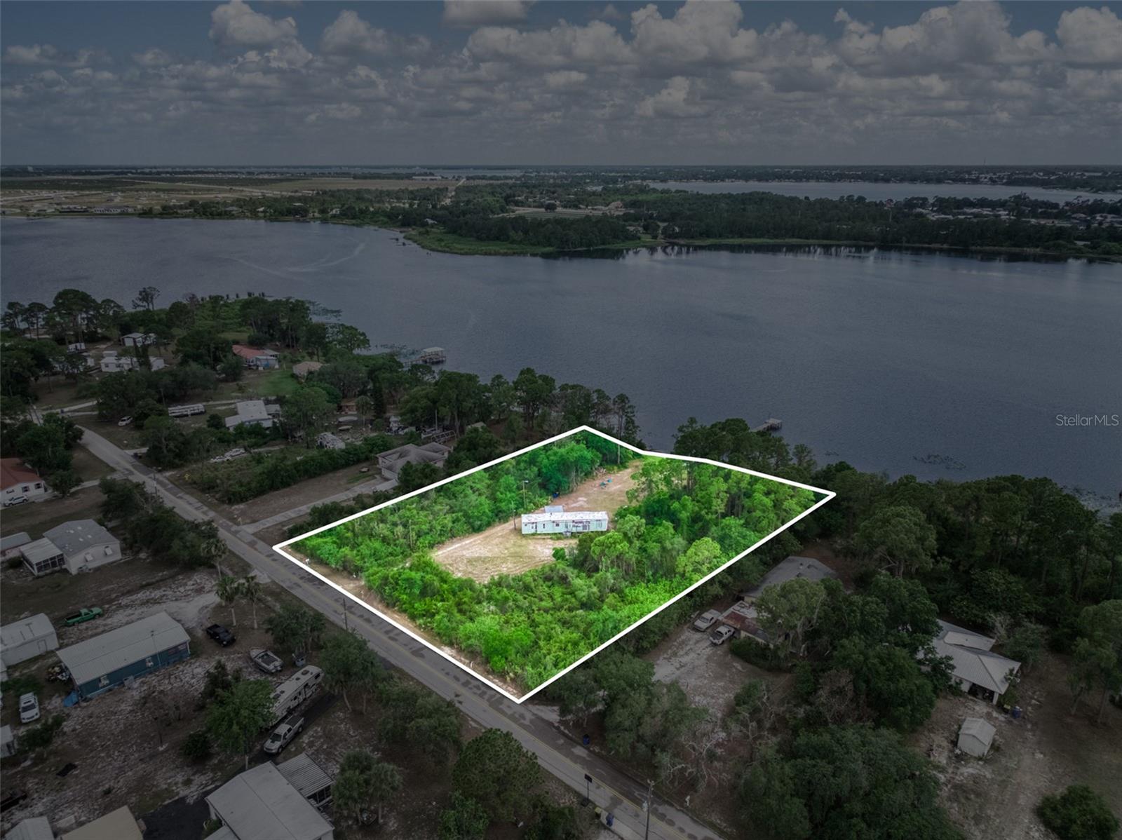 SUNSET LAKES ESTATE - Residential