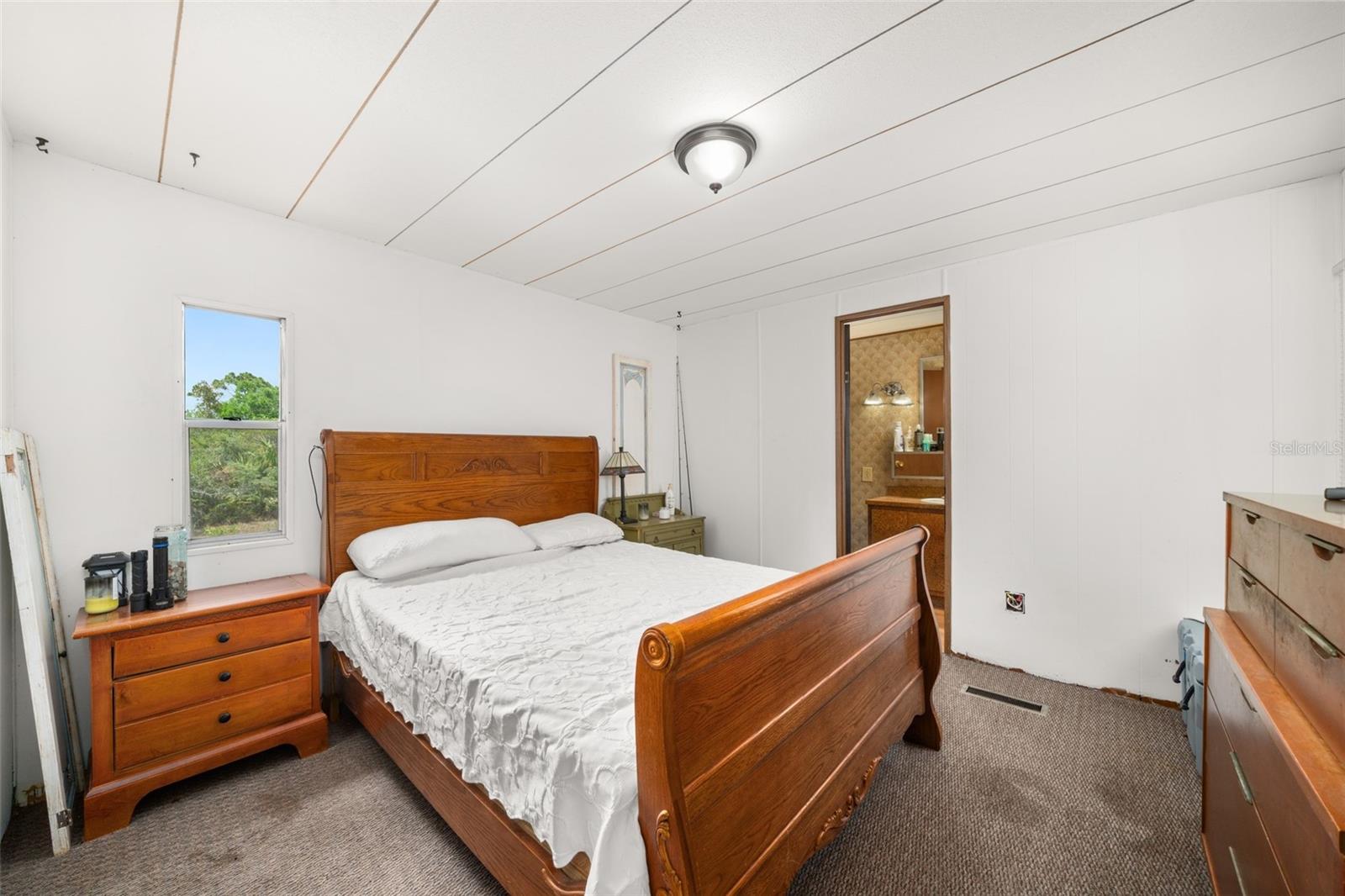 SUNSET LAKES ESTATE - Residential