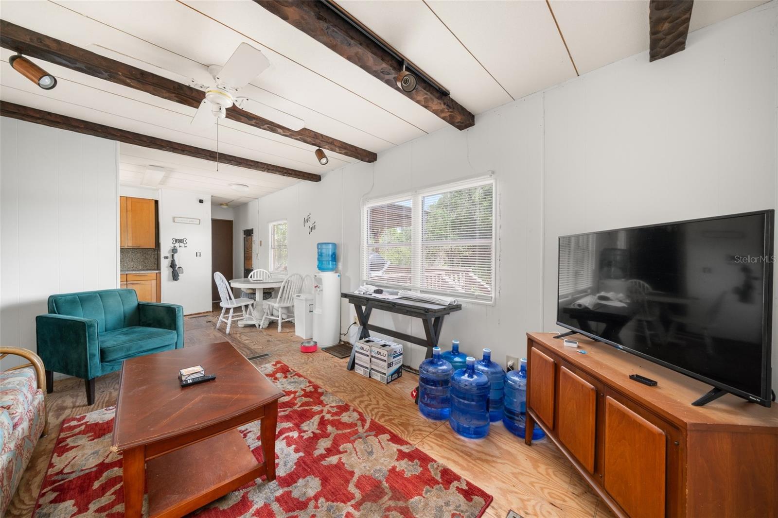 SUNSET LAKES ESTATE - Residential