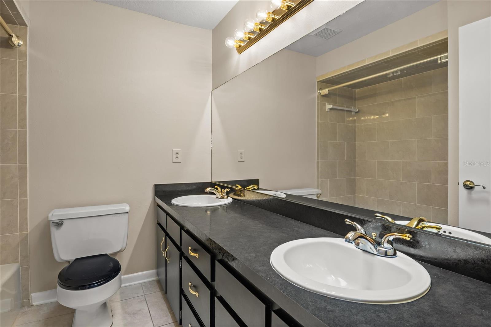 SCOTTSWOOD EAST - Residential