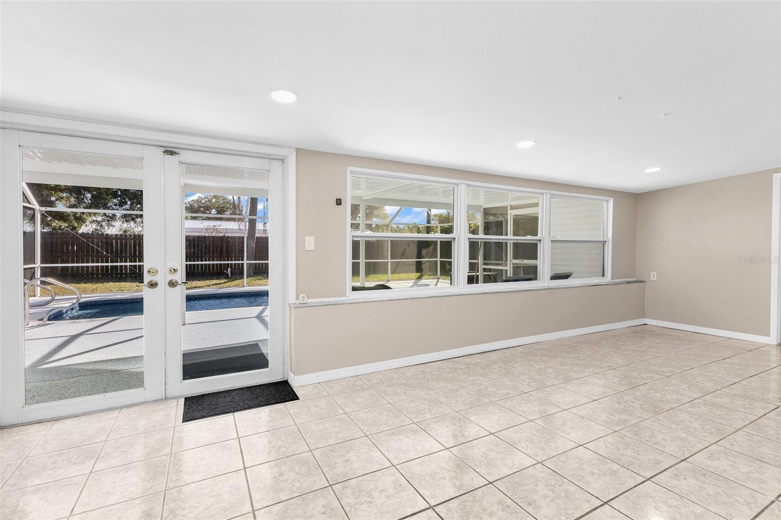 VENICE GROVES REP - Residential
