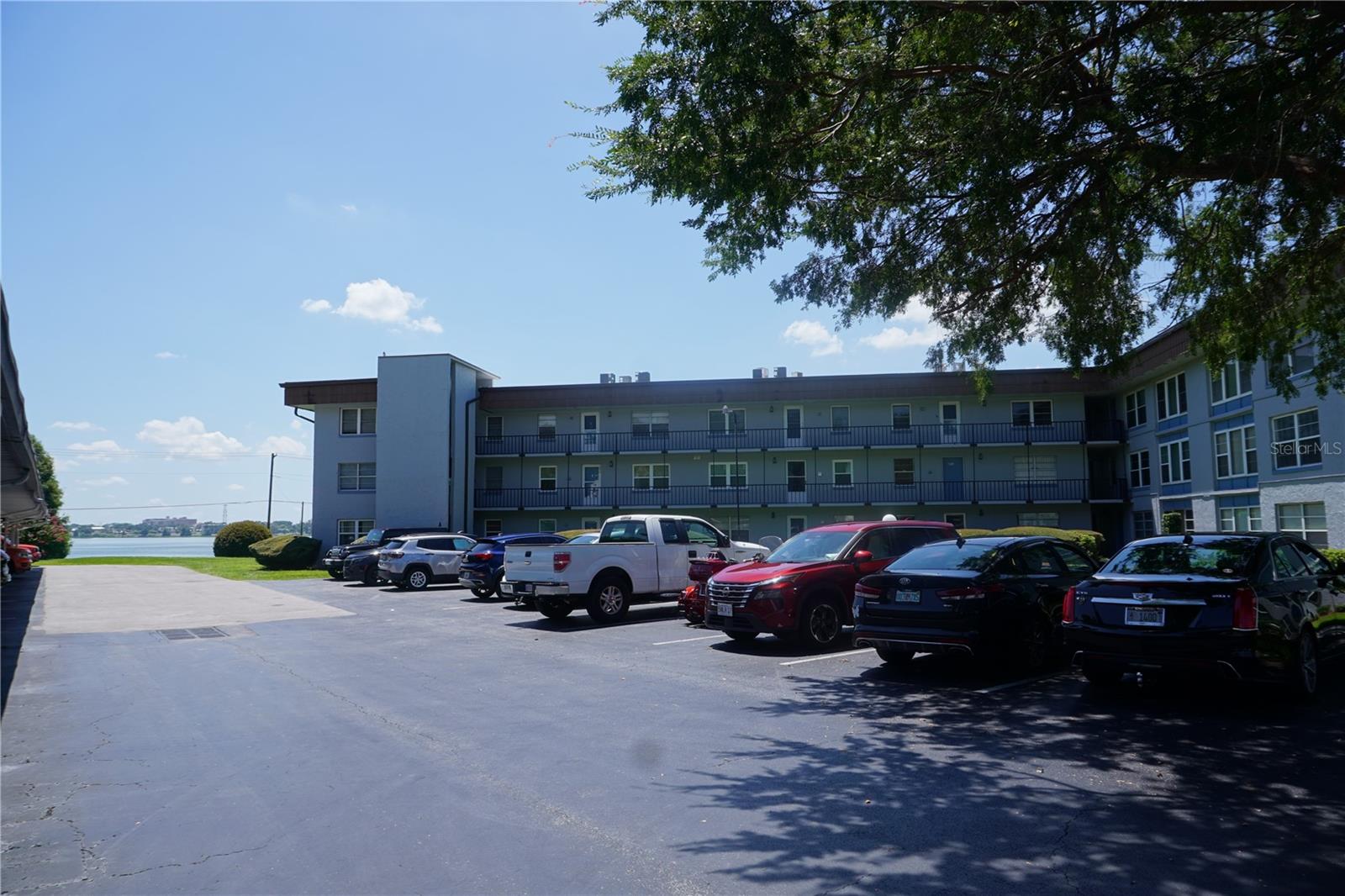 IMPERIAL HARBOURSPHASES 01 & 02 - Residential Lease