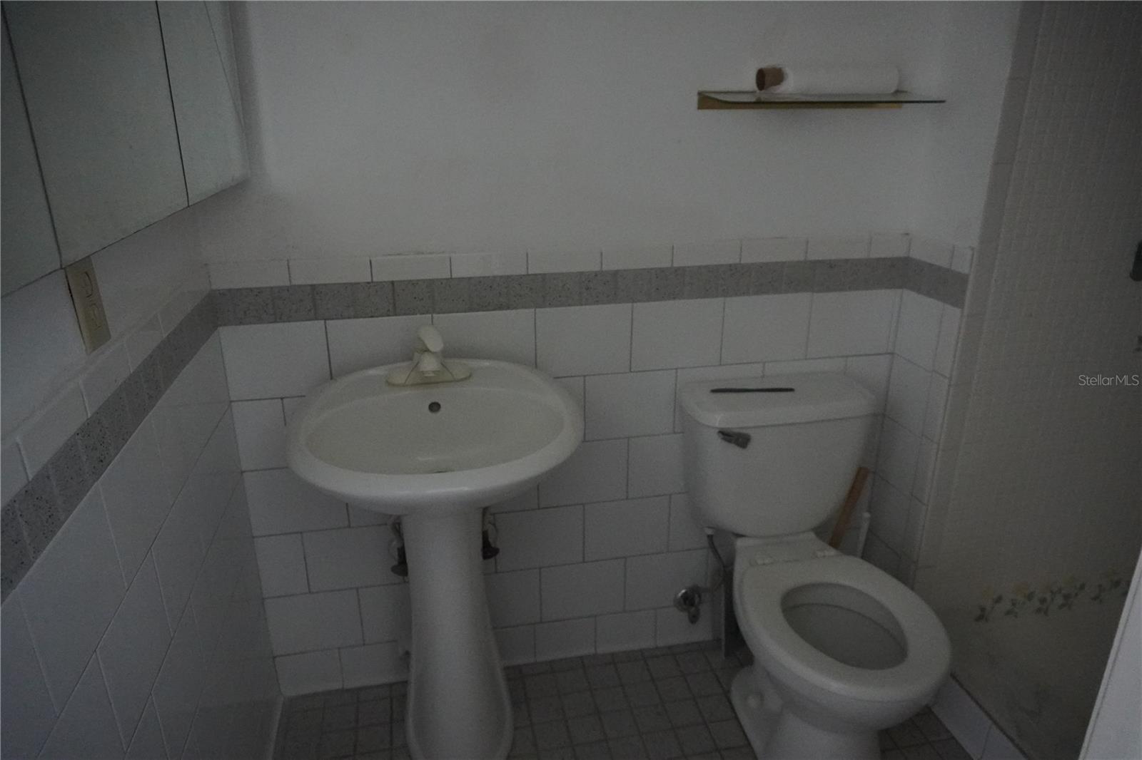 IMPERIAL HARBOURSPHASES 01 & 02 - Residential Lease
