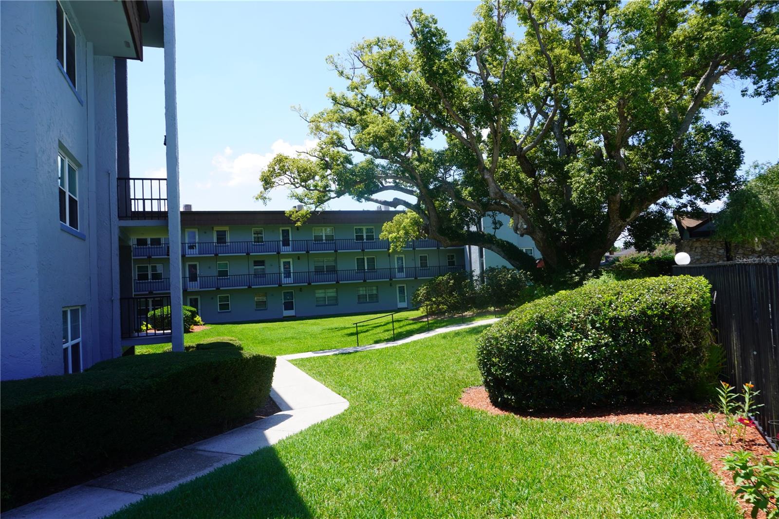 IMPERIAL HARBOURSPHASES 01 & 02 - Residential Lease