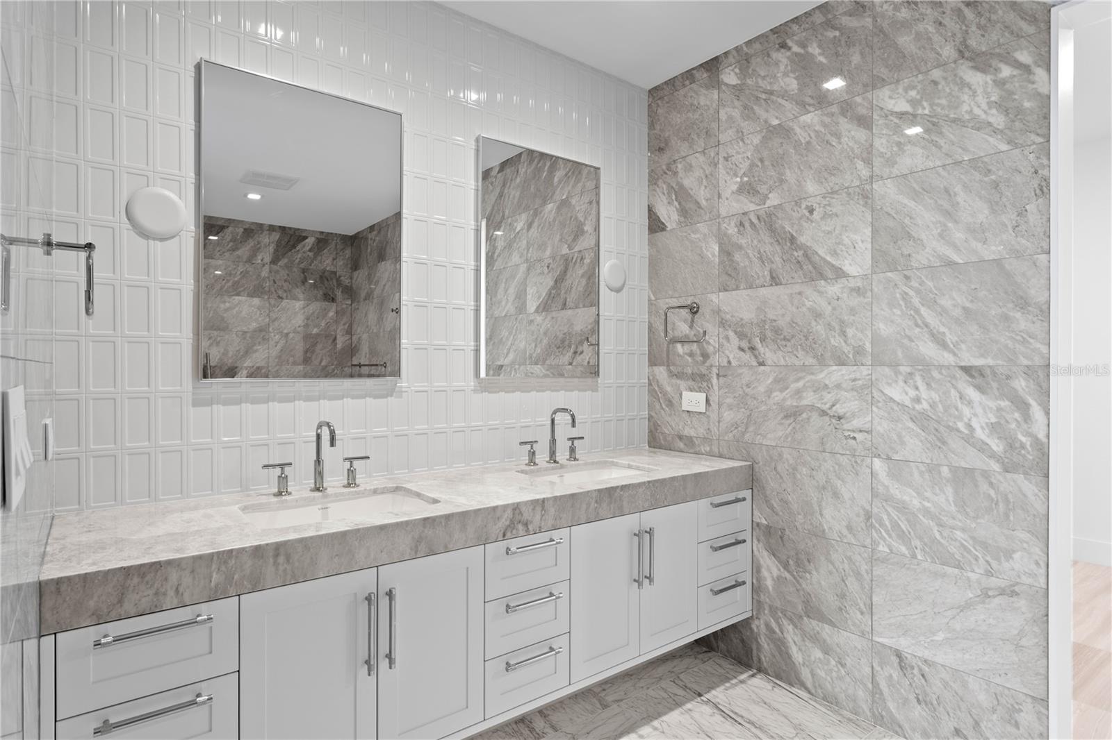 BAYSHORE YSABELLA CONDOMINIUM - Residential
