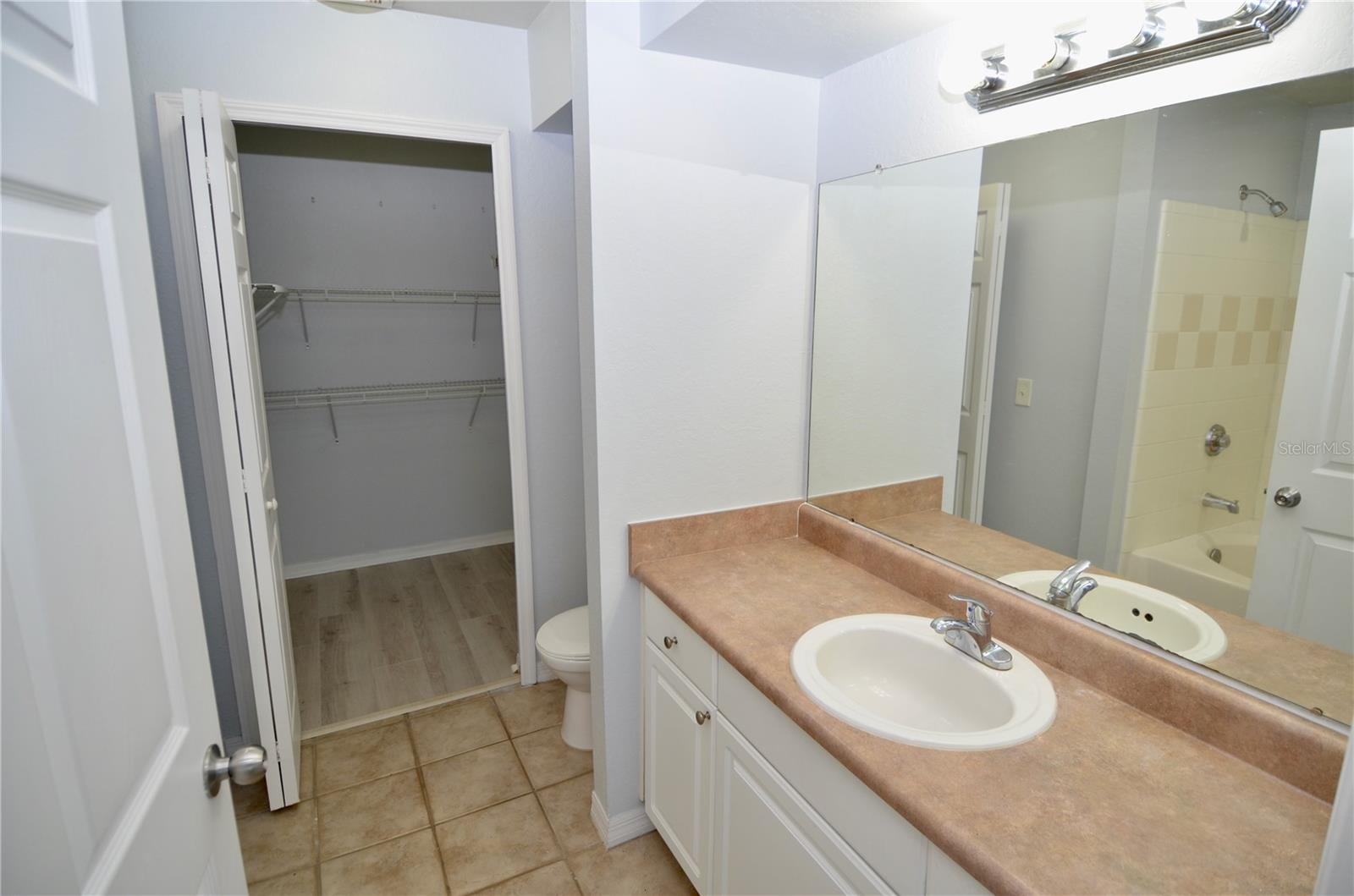 ADMIRALS WALK - Residential