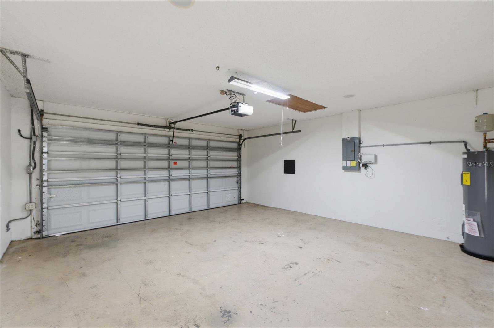 BECKETT BAY - Residential