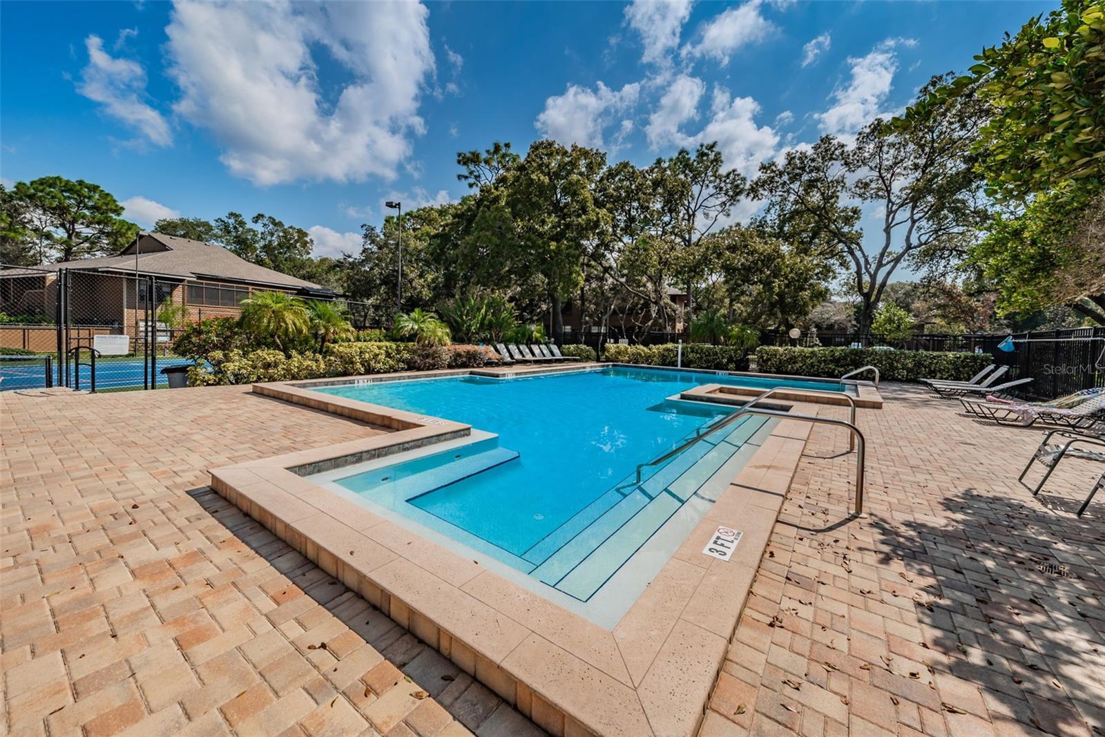 GLENEAGLES I CONDO - Residential
