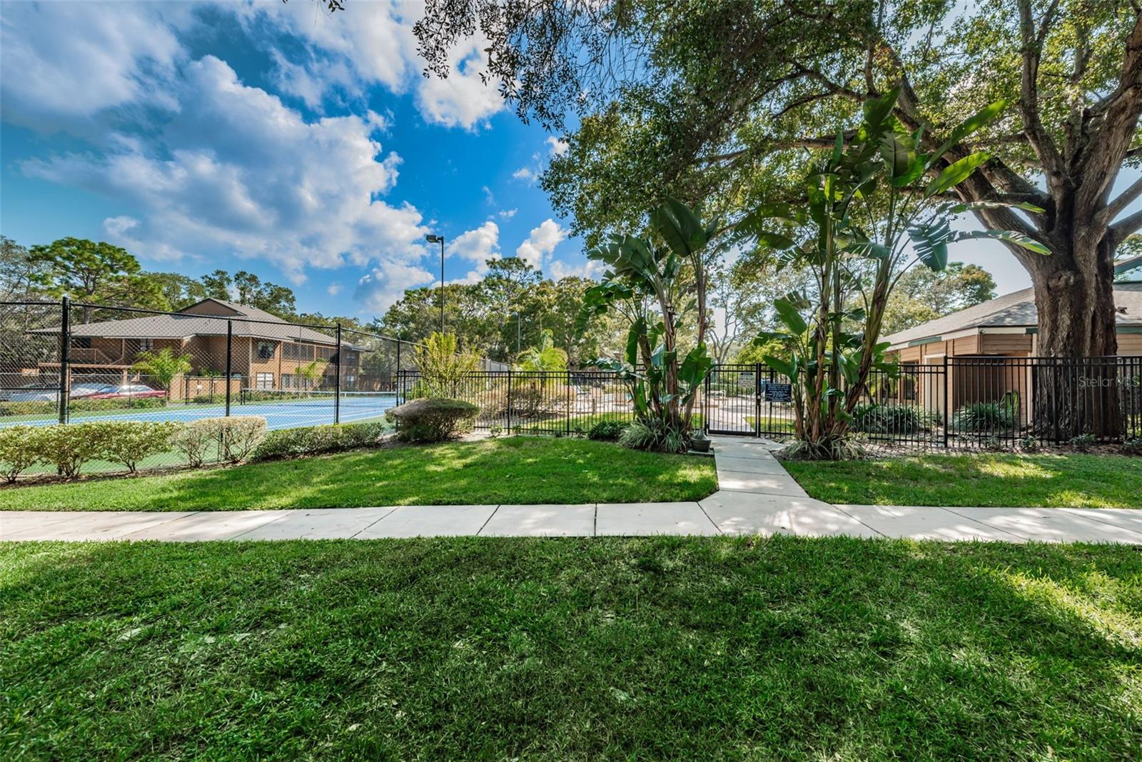 GLENEAGLES I CONDO - Residential
