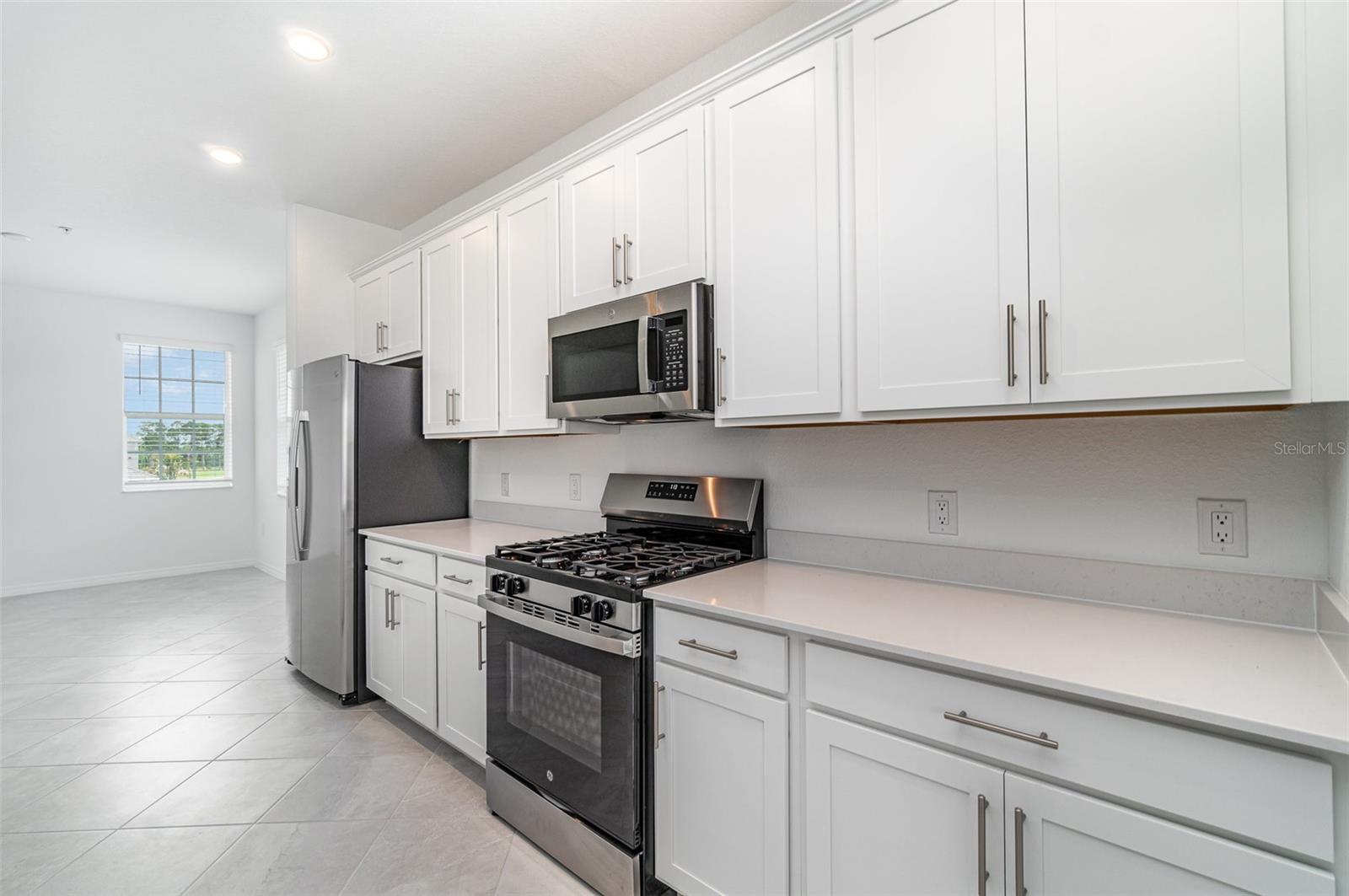 COACH HOMES I AT WEBBS RESERVE PHASE 4 BLDG 0014 U - Residential Lease