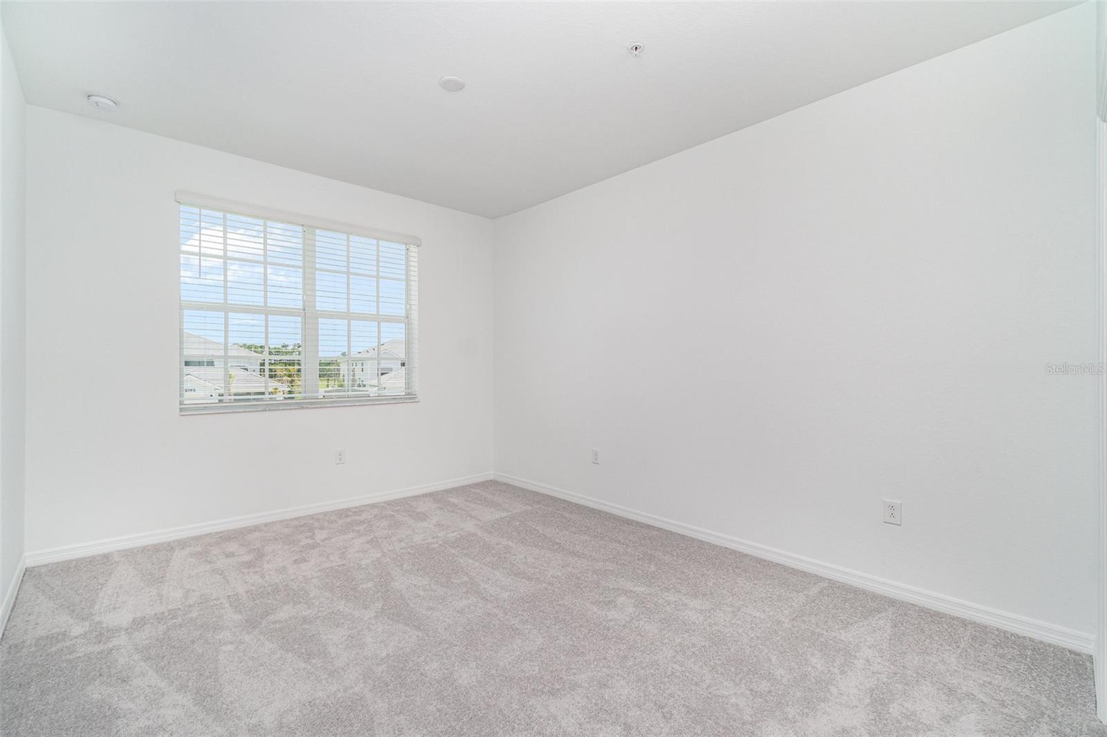 COACH HOMES I AT WEBBS RESERVE PHASE 4 BLDG 0014 U - Residential Lease