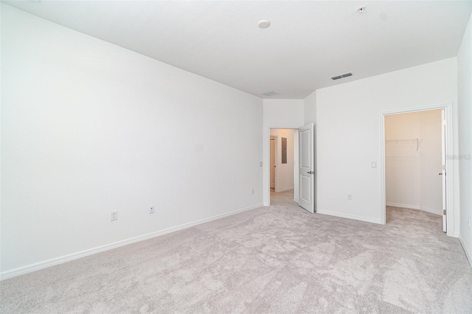 COACH HOMES I AT WEBBS RESERVE PHASE 4 BLDG 0014 U - Residential Lease