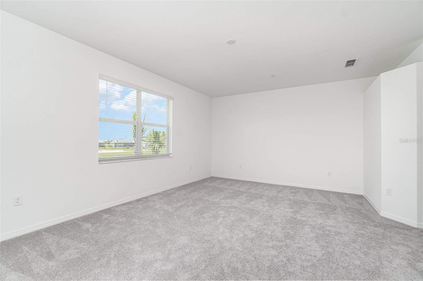 COACH HOMES I AT WEBBS RESERVE PHASE 4 BLDG 0014 U - Residential Lease