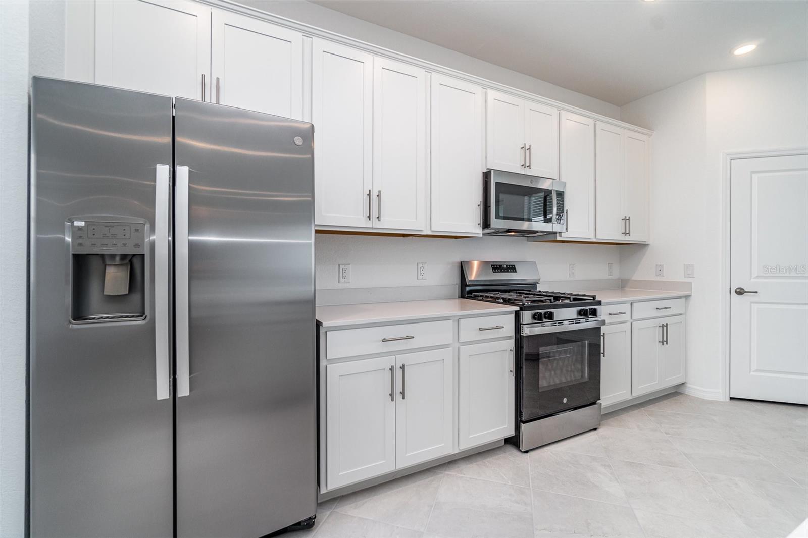 COACH HOMES I AT WEBBS RESERVE PHASE 4 BLDG 0014 U - Residential Lease
