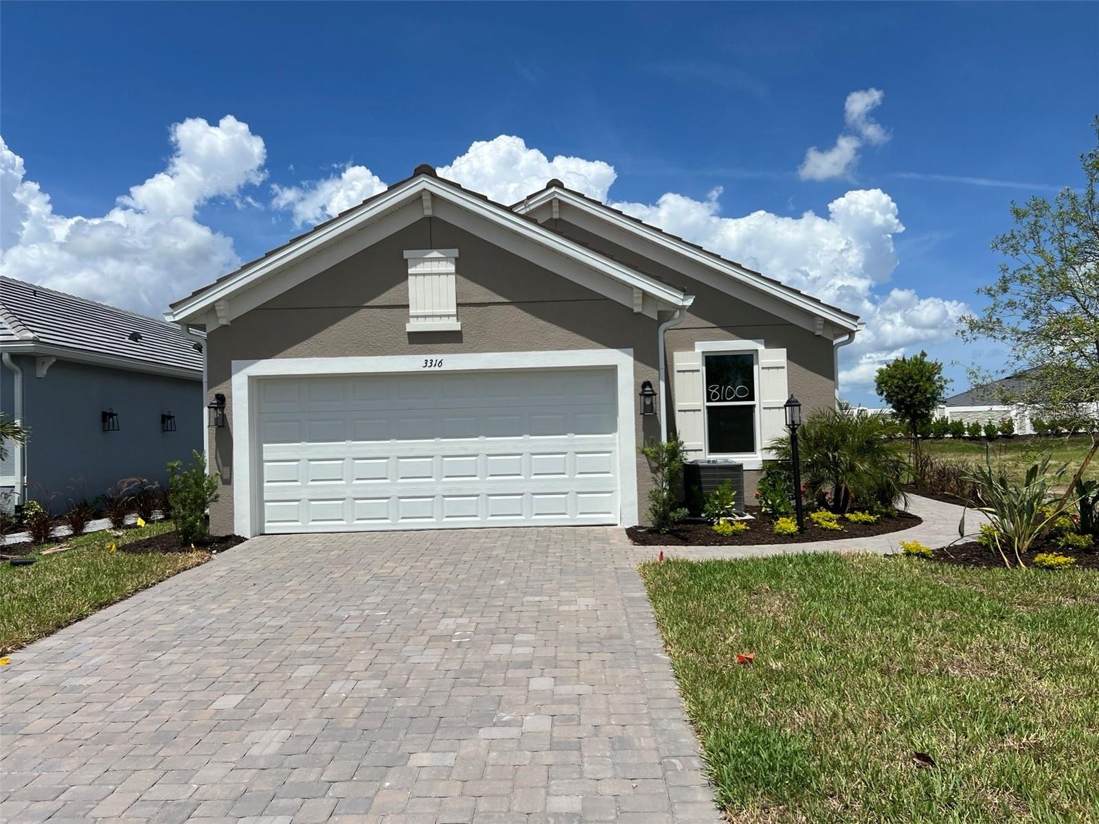 AZARIO ESPLANADE - Residential