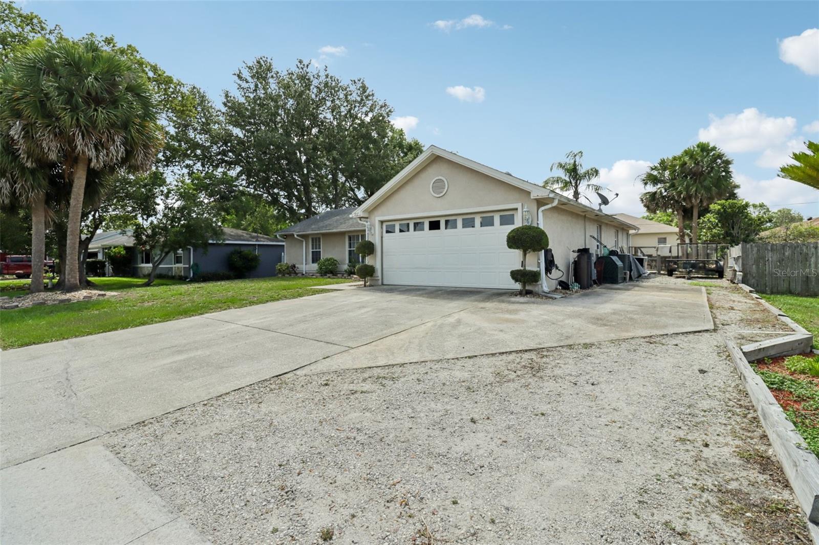 DELTONA LAKES UNIT 09 - Residential
